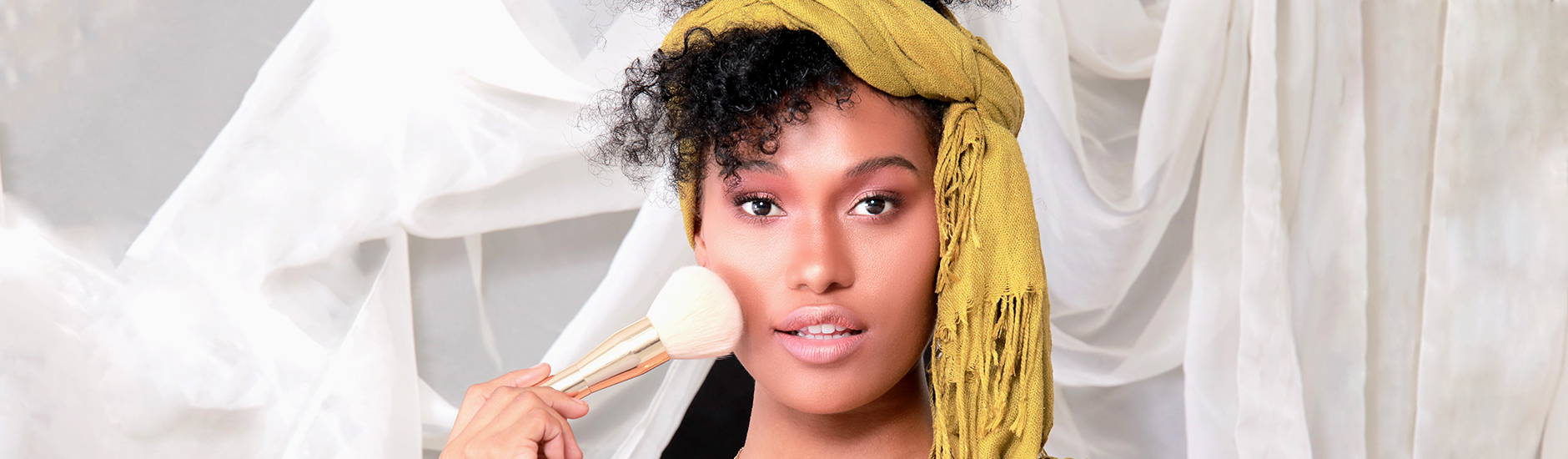 Date-Night Makeup Looks in Five Minutes