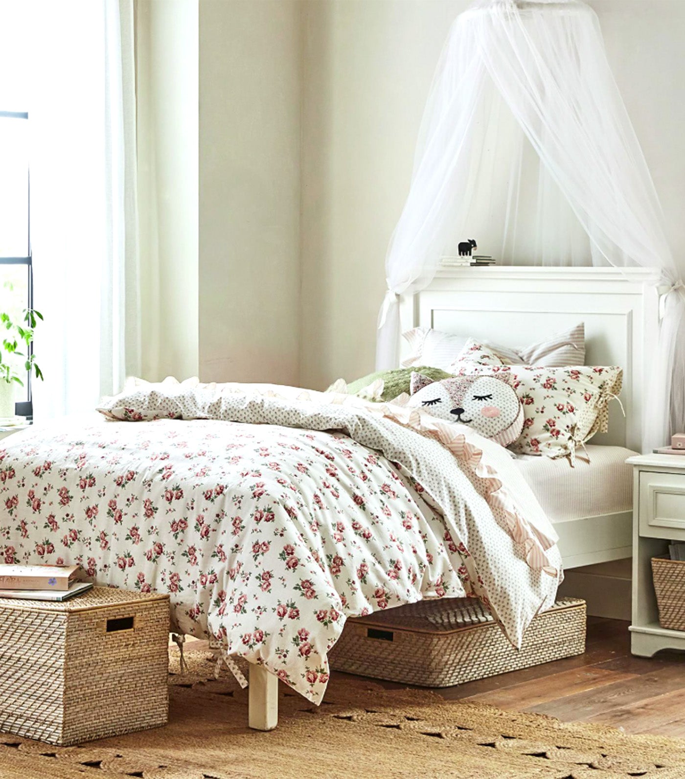 Fillmore Nightstand 19in White