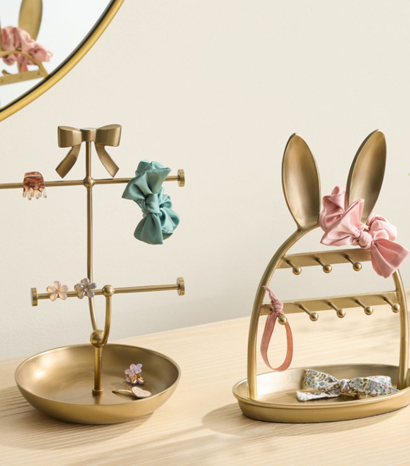Ava Ribbon Accessory Holder Gold