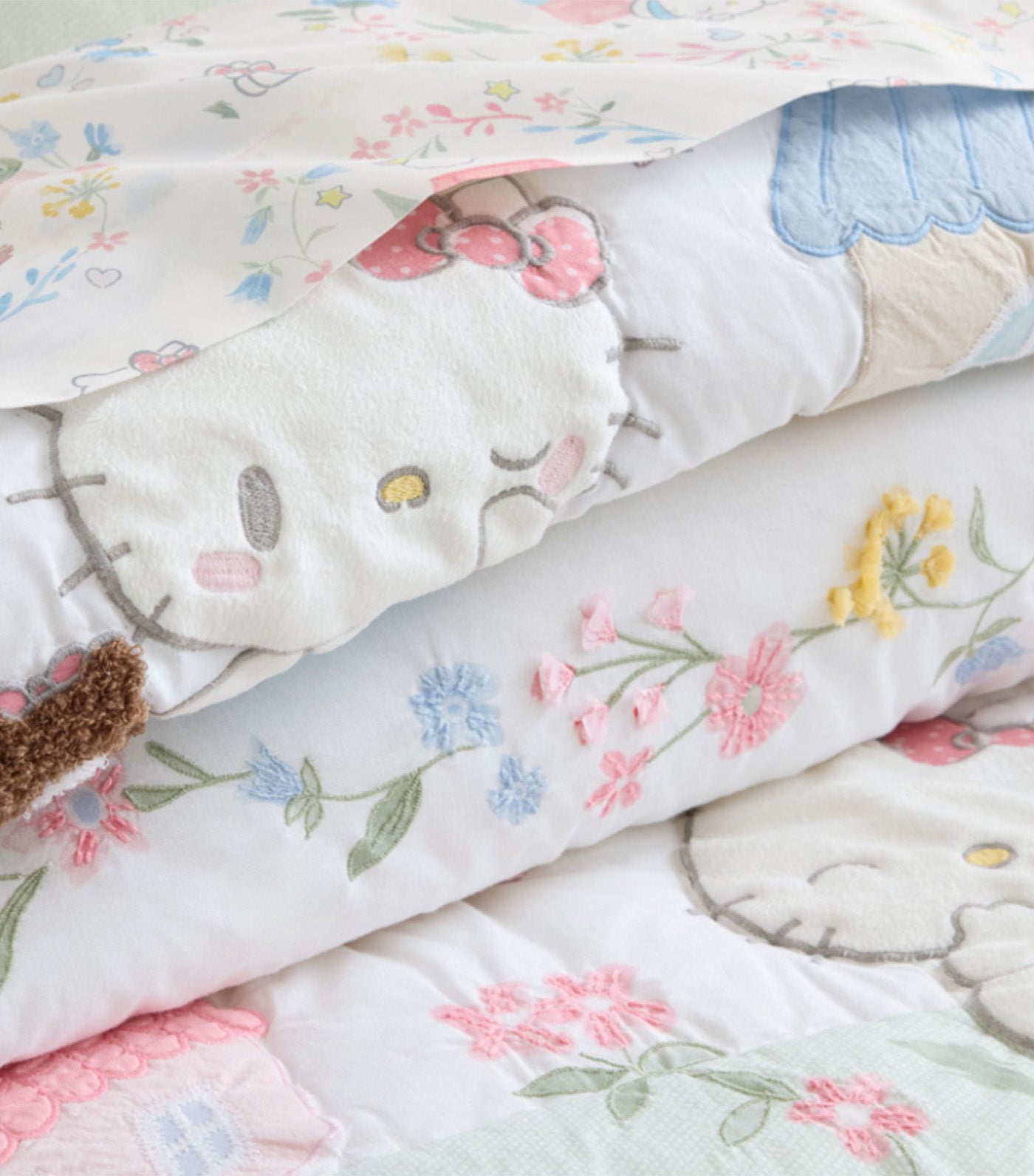 Hello Kitty® Cottage Quilt & Shams