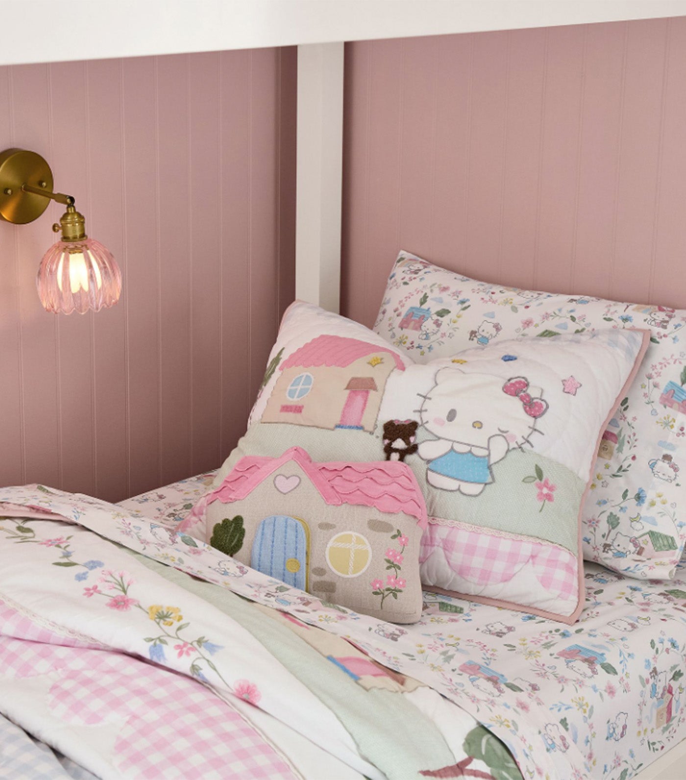 Hello Kitty® Cottage Quilt & Shams