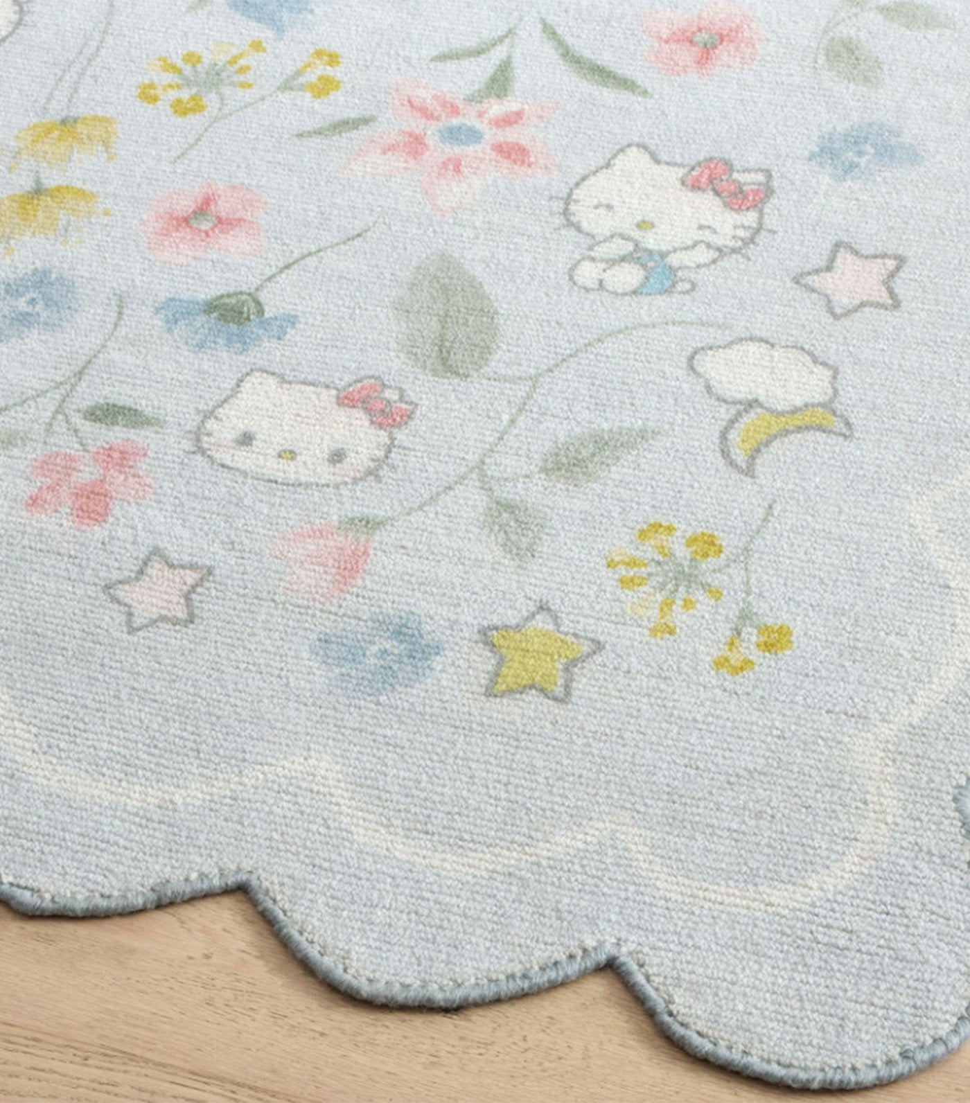 Hello Kitty® Scallop Border Rug