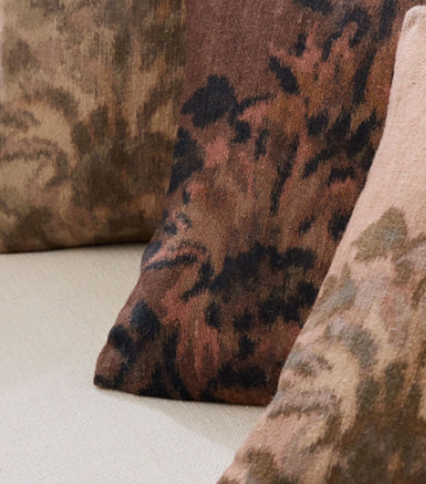 Deco Blossom Pillow Cover