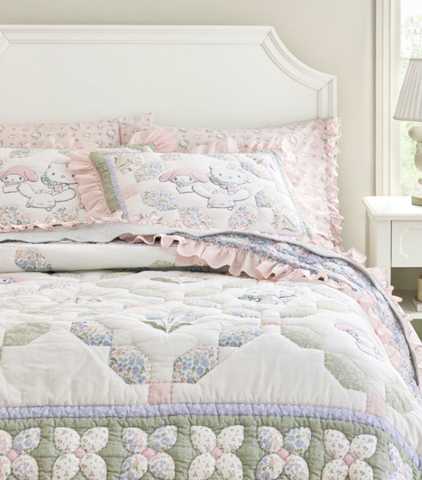 Hello Kitty® and Friends Diamond Quilt