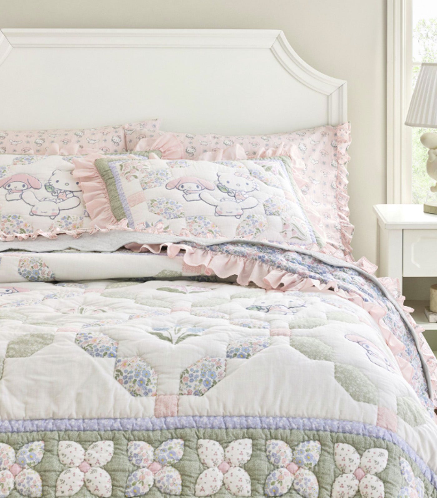 Hello Kitty® and Friends Diamond Quilt