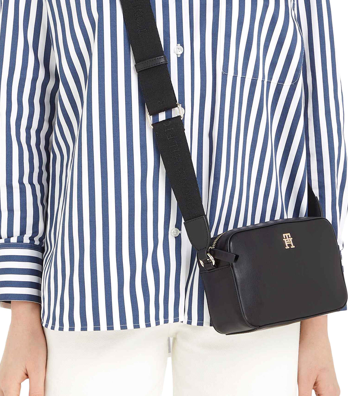 Women's IM Latam Logo Crossover Bag Black