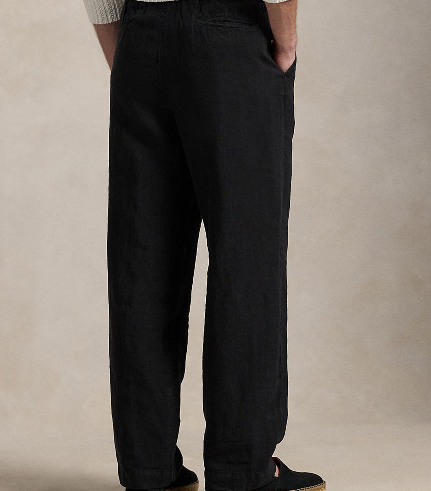 Lateef Relaxed Fit Pleated Linen Pants