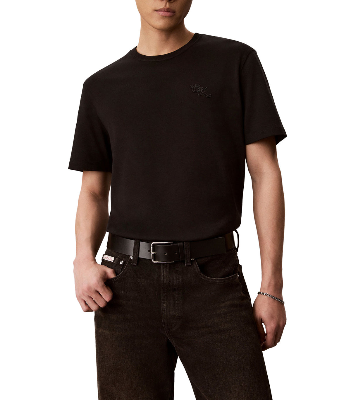 Sleek Interlock Block Script Tee Black