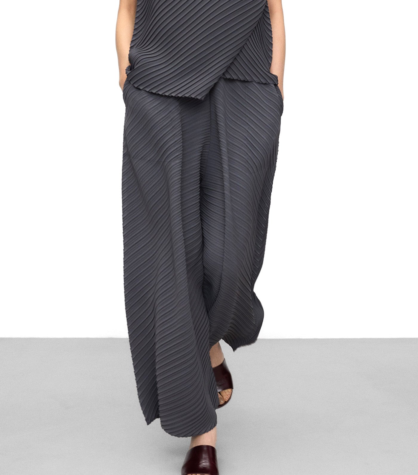 Crinkle Wide-Leg Trousers Gunmetal Gray
