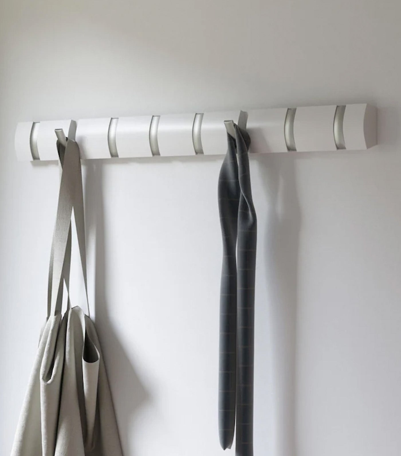 Garden Barn Flip 8 Hook White