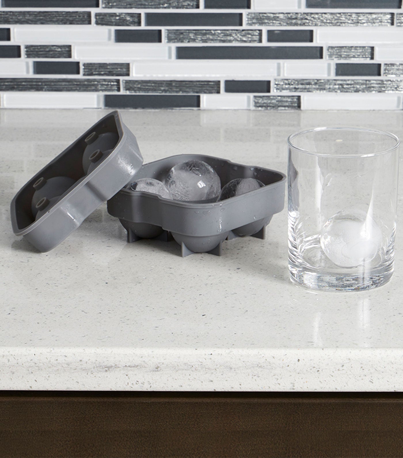 MakeRoom Ice Sphere Tray with Lid