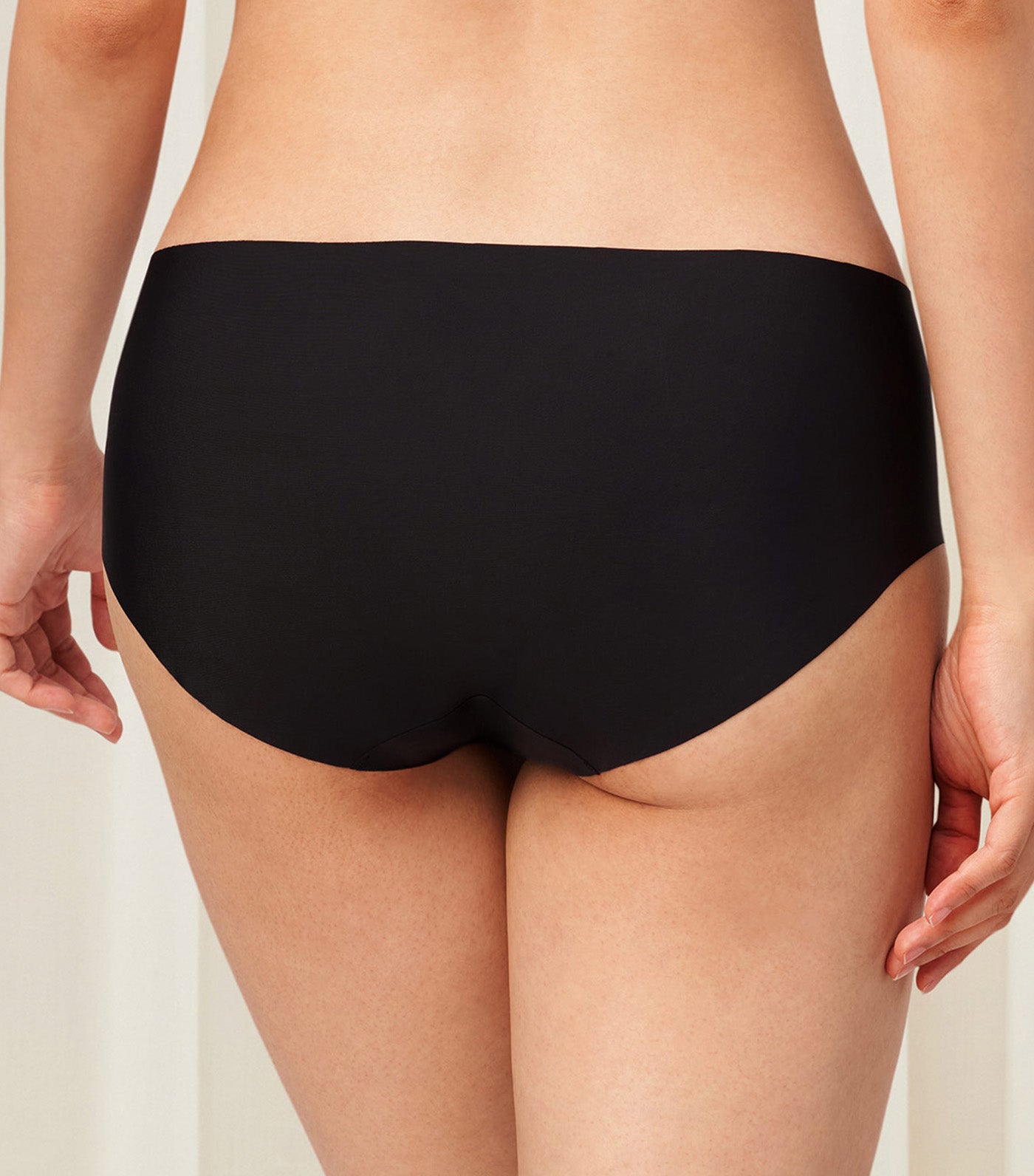 Tri-Zone Seamless Panty Black