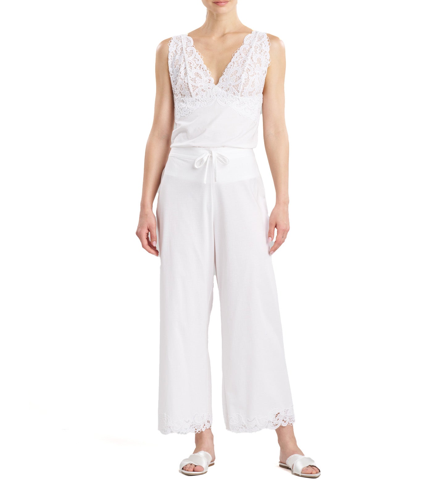 Bliss Harmony Lace Applique Cropped Pants White