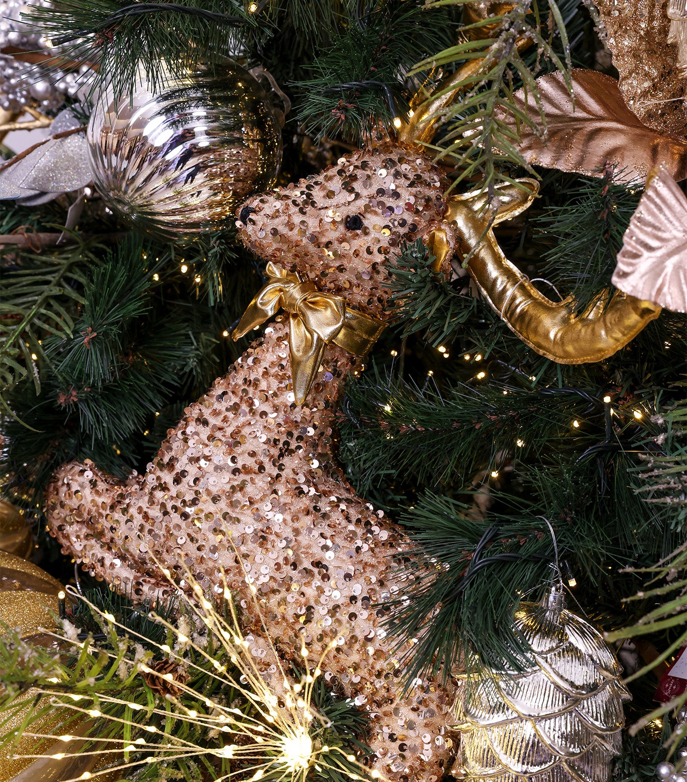 Reindeer Sitting 24"