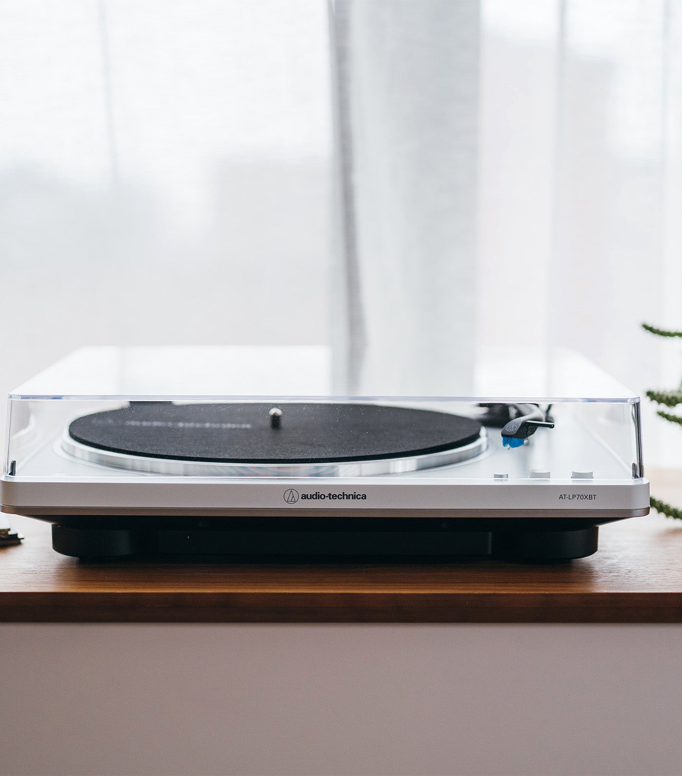 Fully Automatic Wireless Belt-Drive Turntable Black/Silver