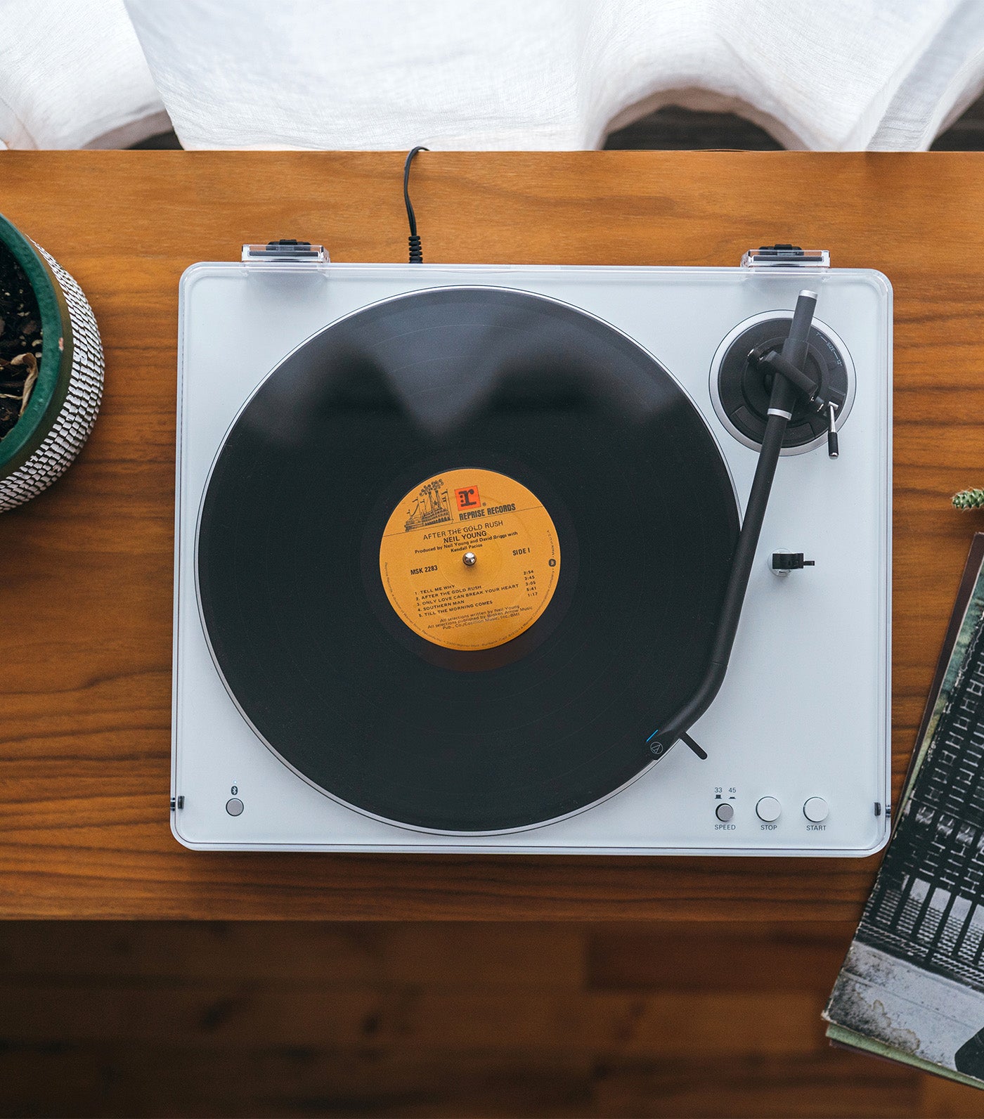 Fully Automatic Wireless Belt-Drive Turntable Black/Silver