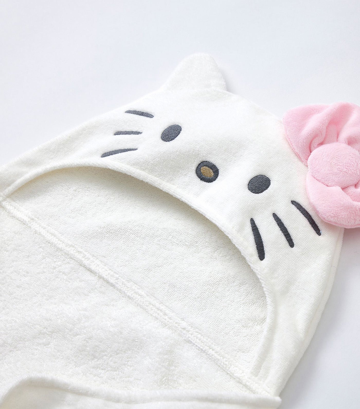 Hello Kitty® Kid Hooded Towel