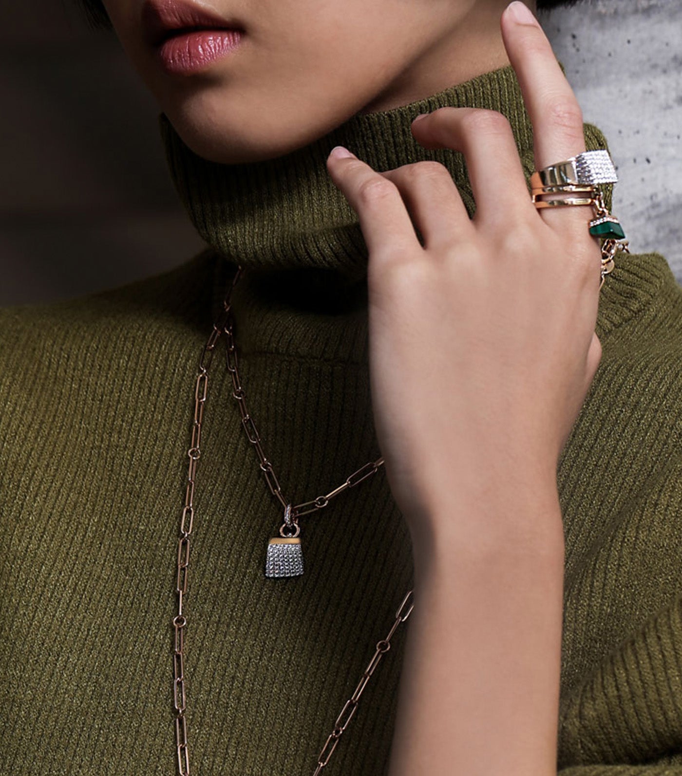 Sauvage Prive Pendant Necklace with Diamonds Rose Gold