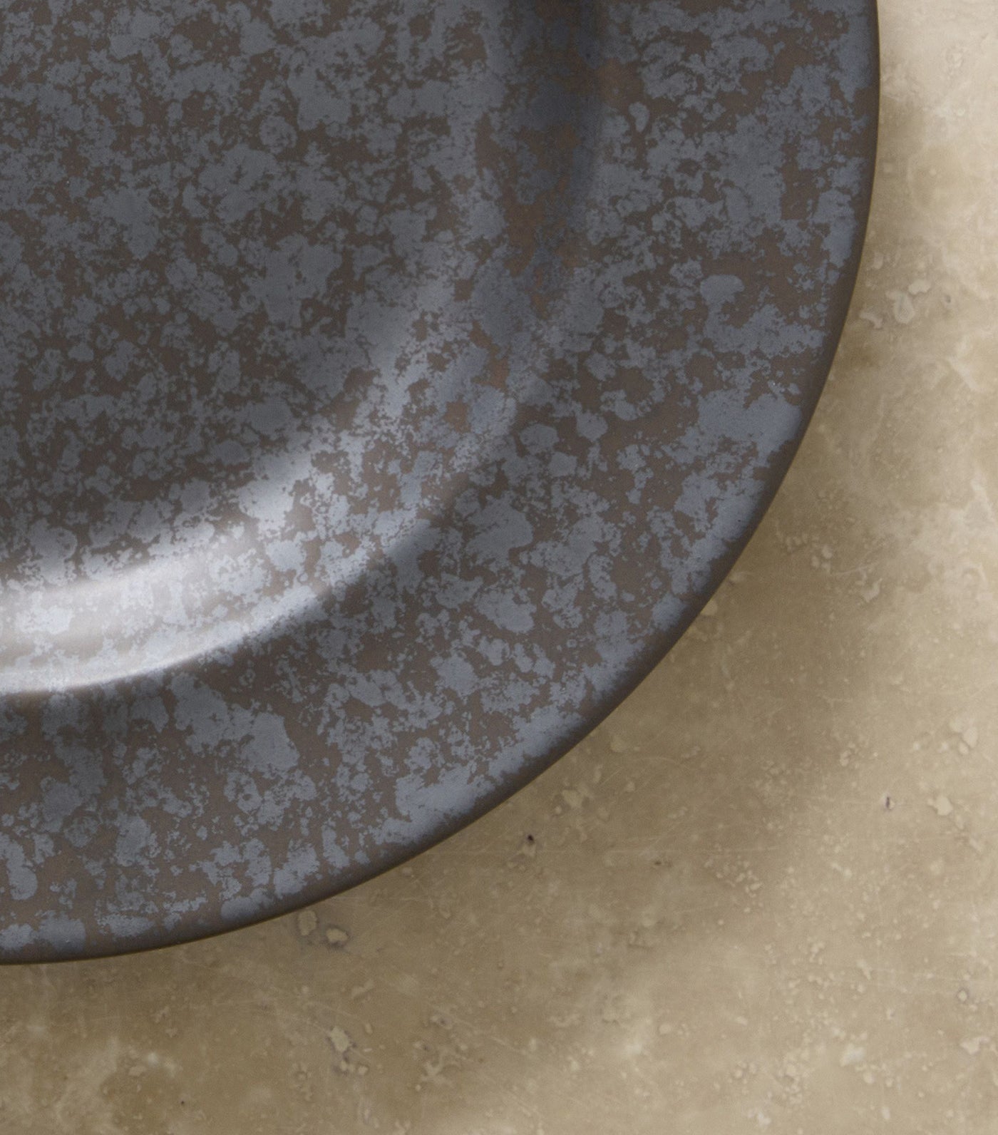 Lucia Wide Rim Dinnerware Collection