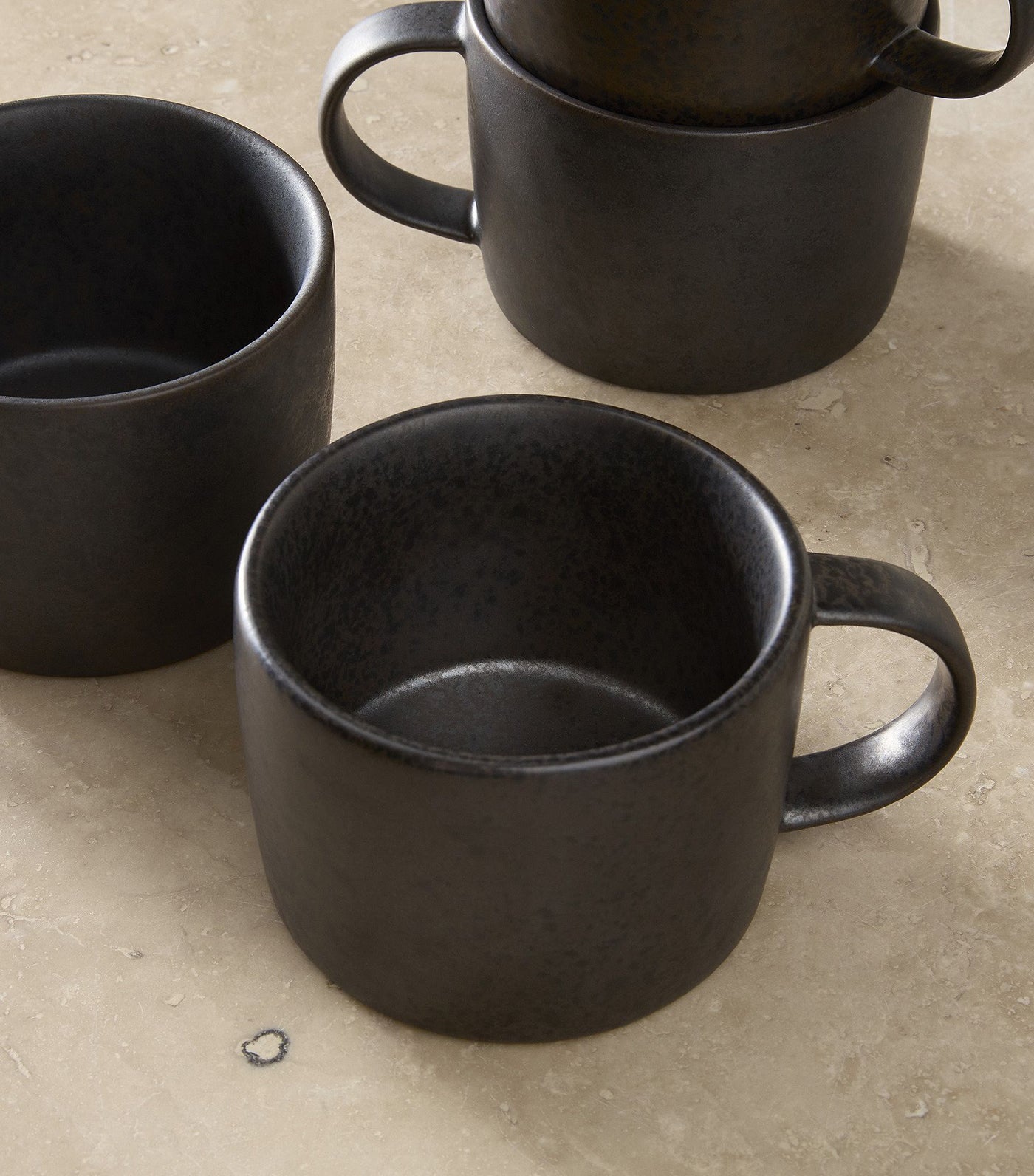 Lucia Wide Rim Dinnerware Collection