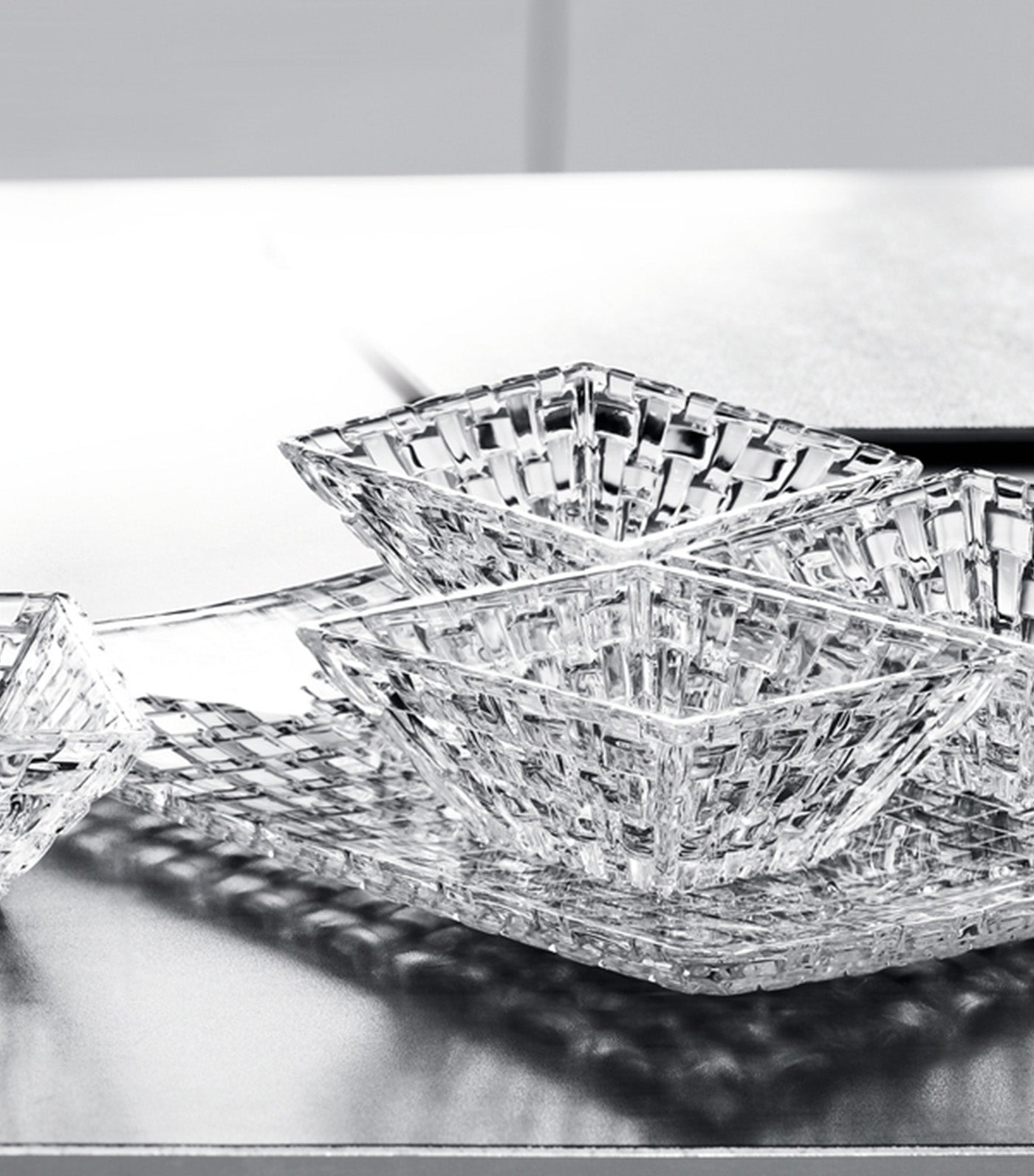 Bossa Nova Square Serveware
