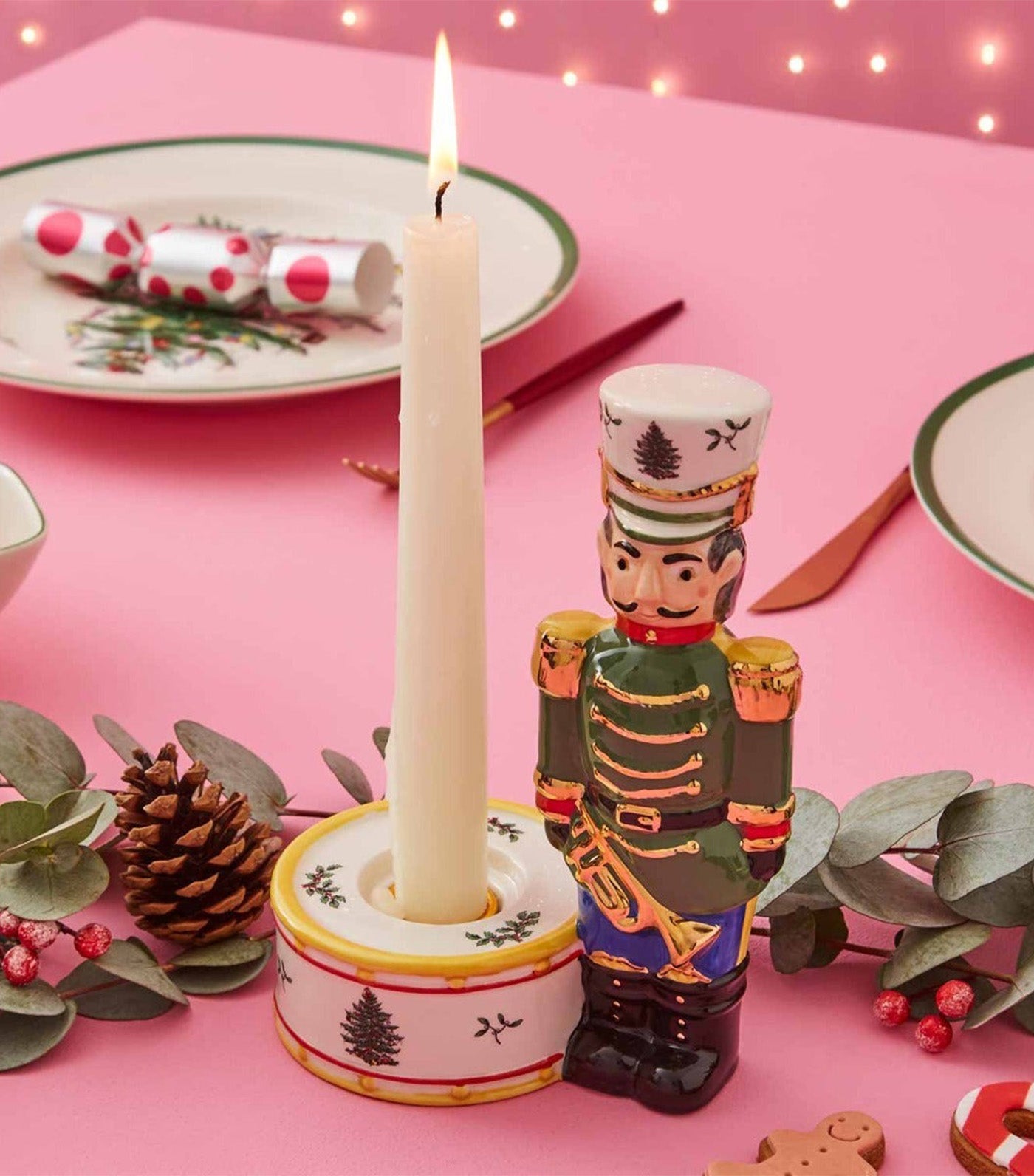 Christmas Nutcracker Candleholder 7in Green