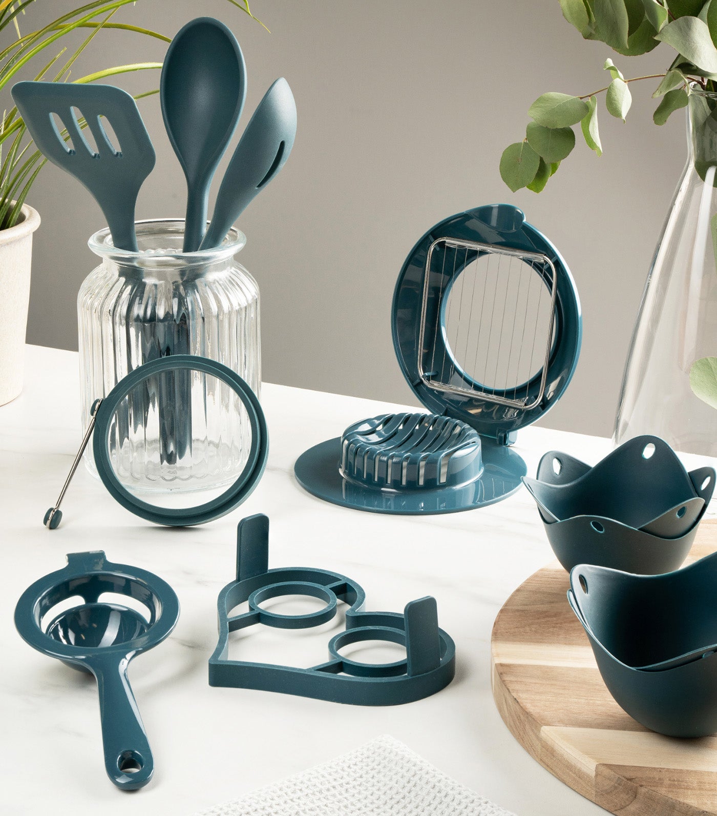 Fusion Twist Silicone Slotted Turner Blue