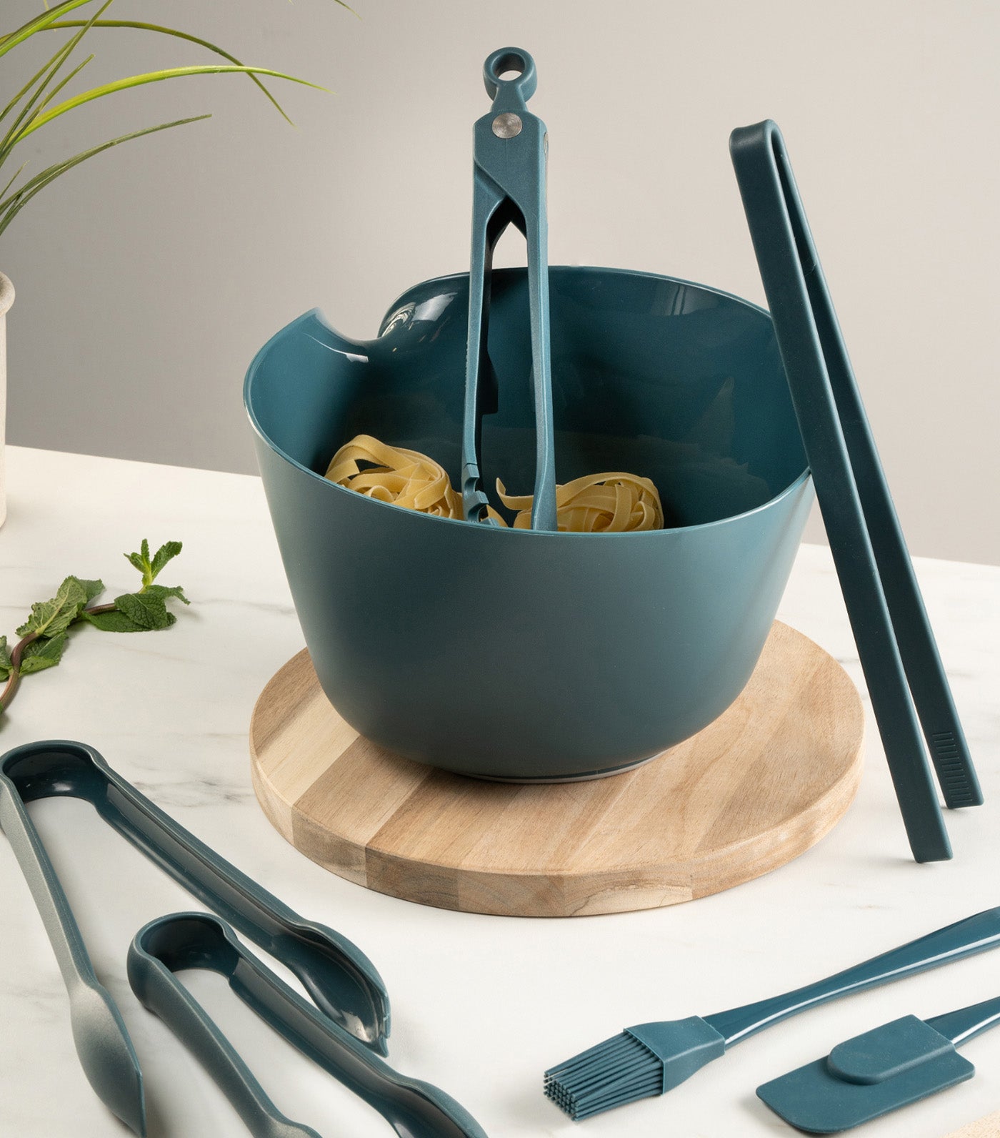 Twist Mixing Bowl and Colander Set