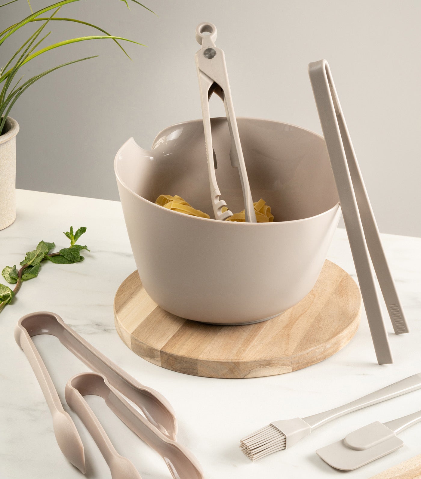 Twist Mixing Bowl and Colander Set