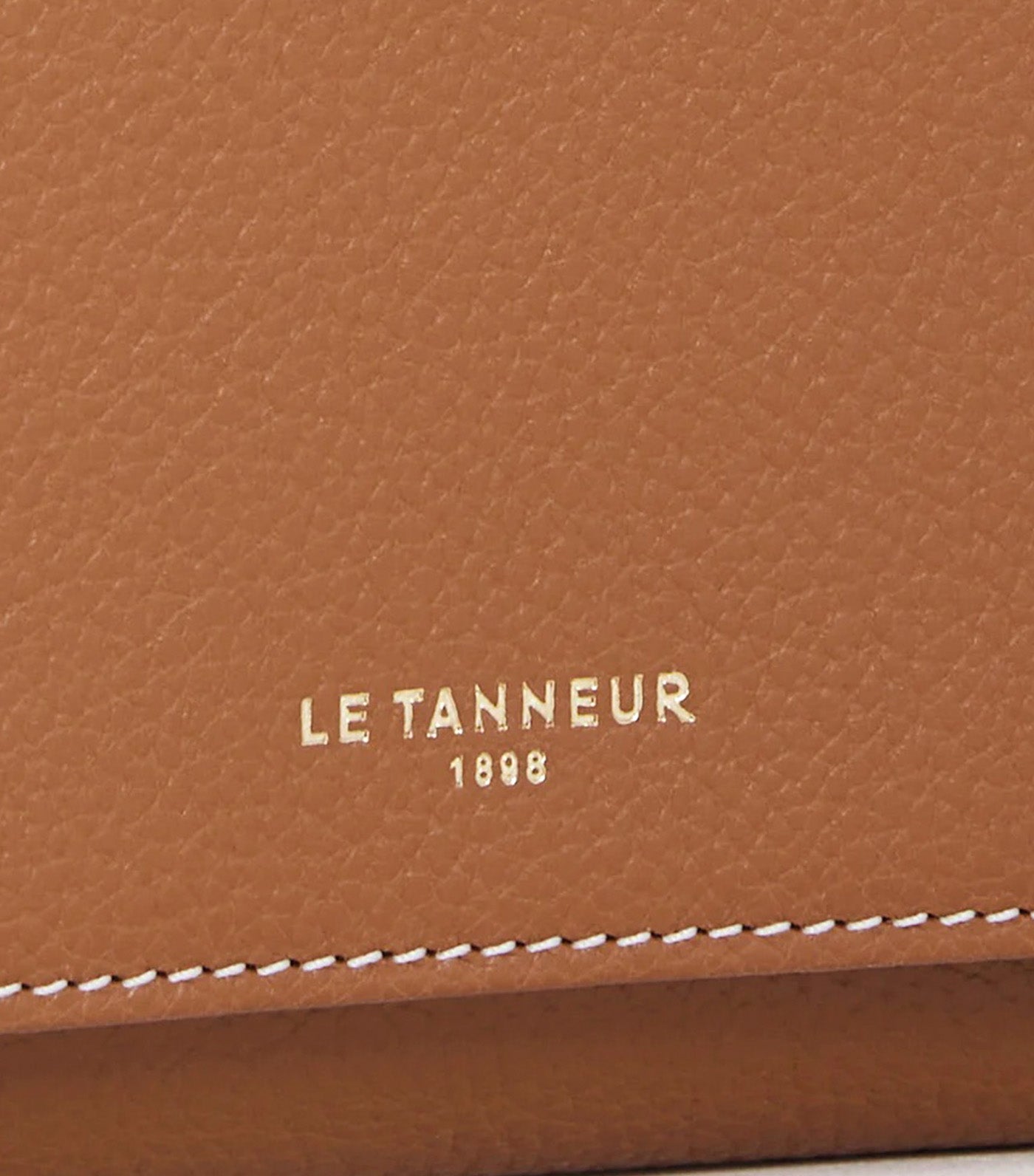 Emilie Zipped Travel Companion in Grained Leather