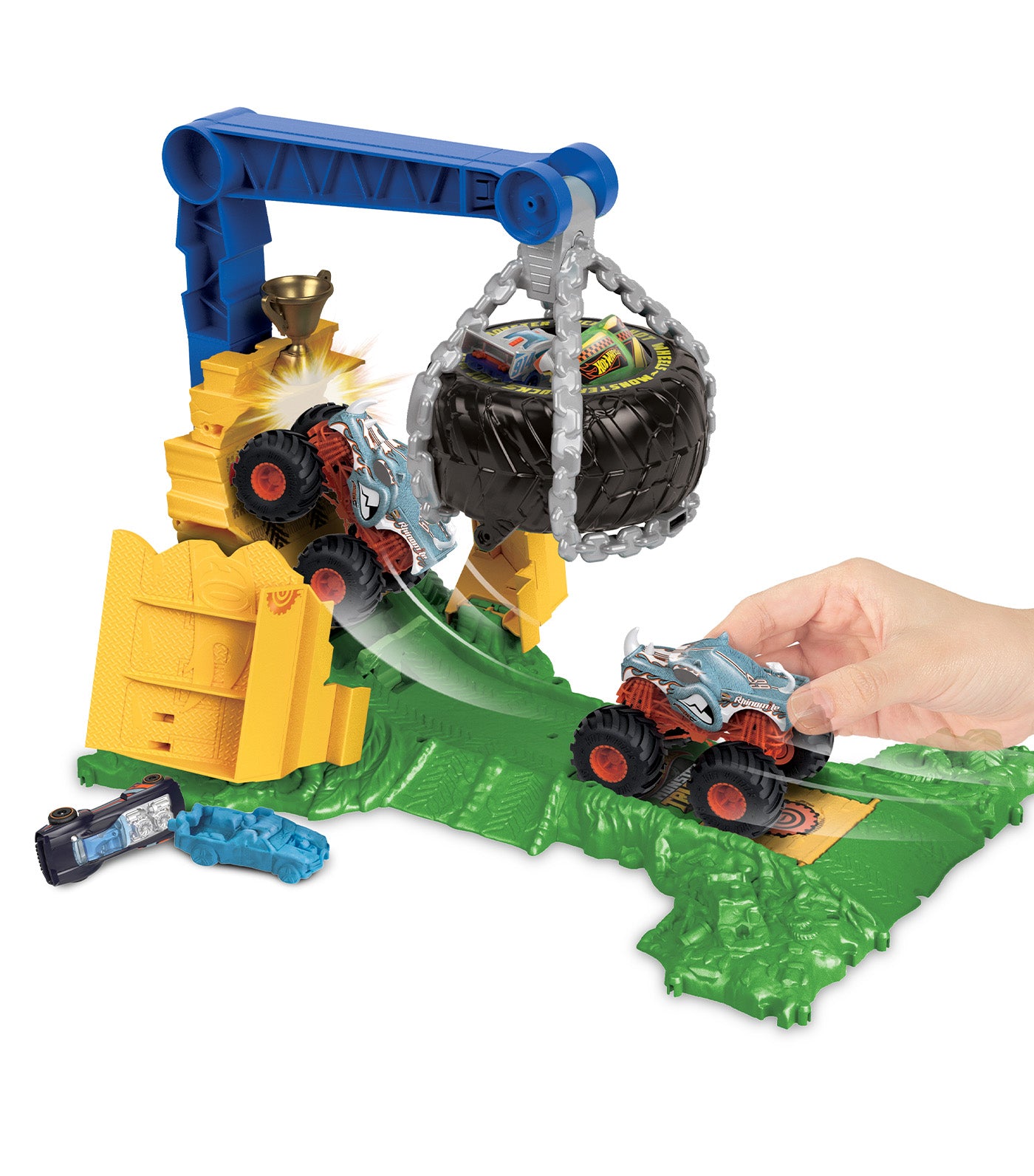 Monster Trucks Rhinomite Chargin' Challenge Playset With 1 Toy Truck & 2 Crushed Cars