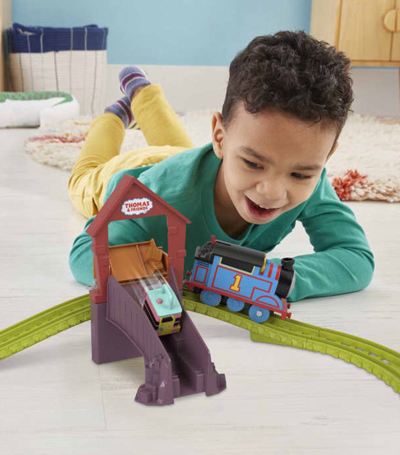 Motorized Toy Train Set Fix 'em Up Friends with Carly the Crane, Sandy the Rail Speeder & Thomas
