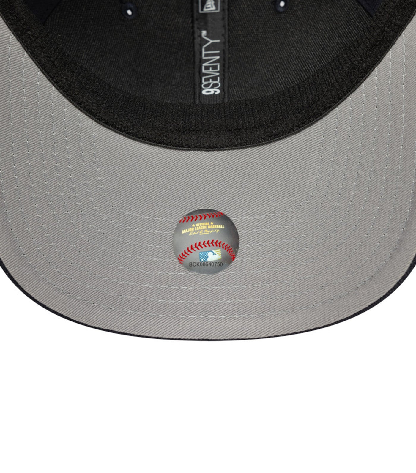 New York Yankees 9SEVENTY Stretch Snapback Trucker Cap Navy