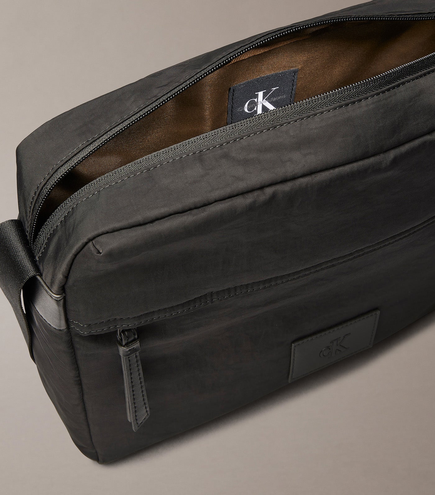 Crossbody Flight Bag Black