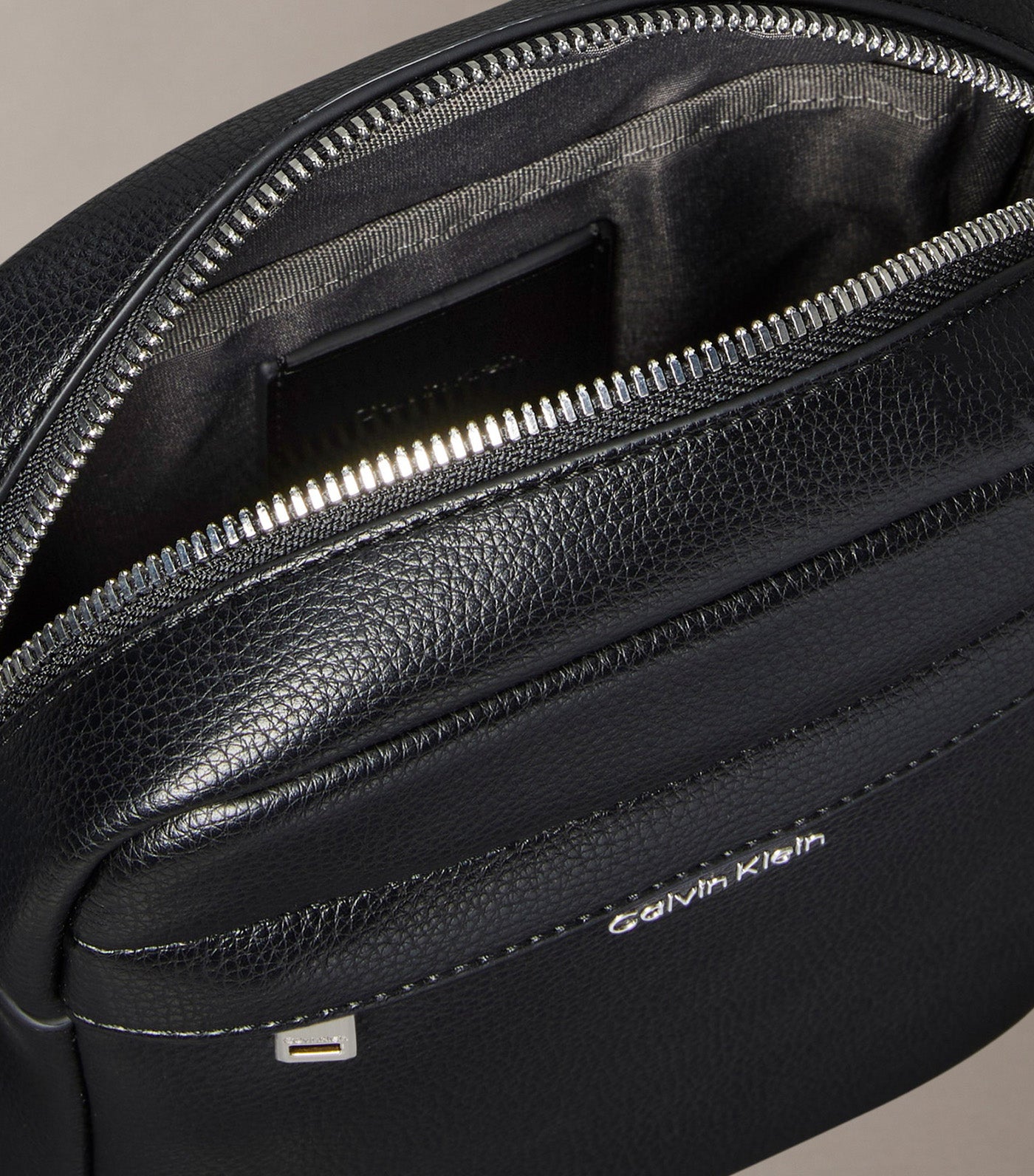 Men's Accessories Raised Reporter Bag Black