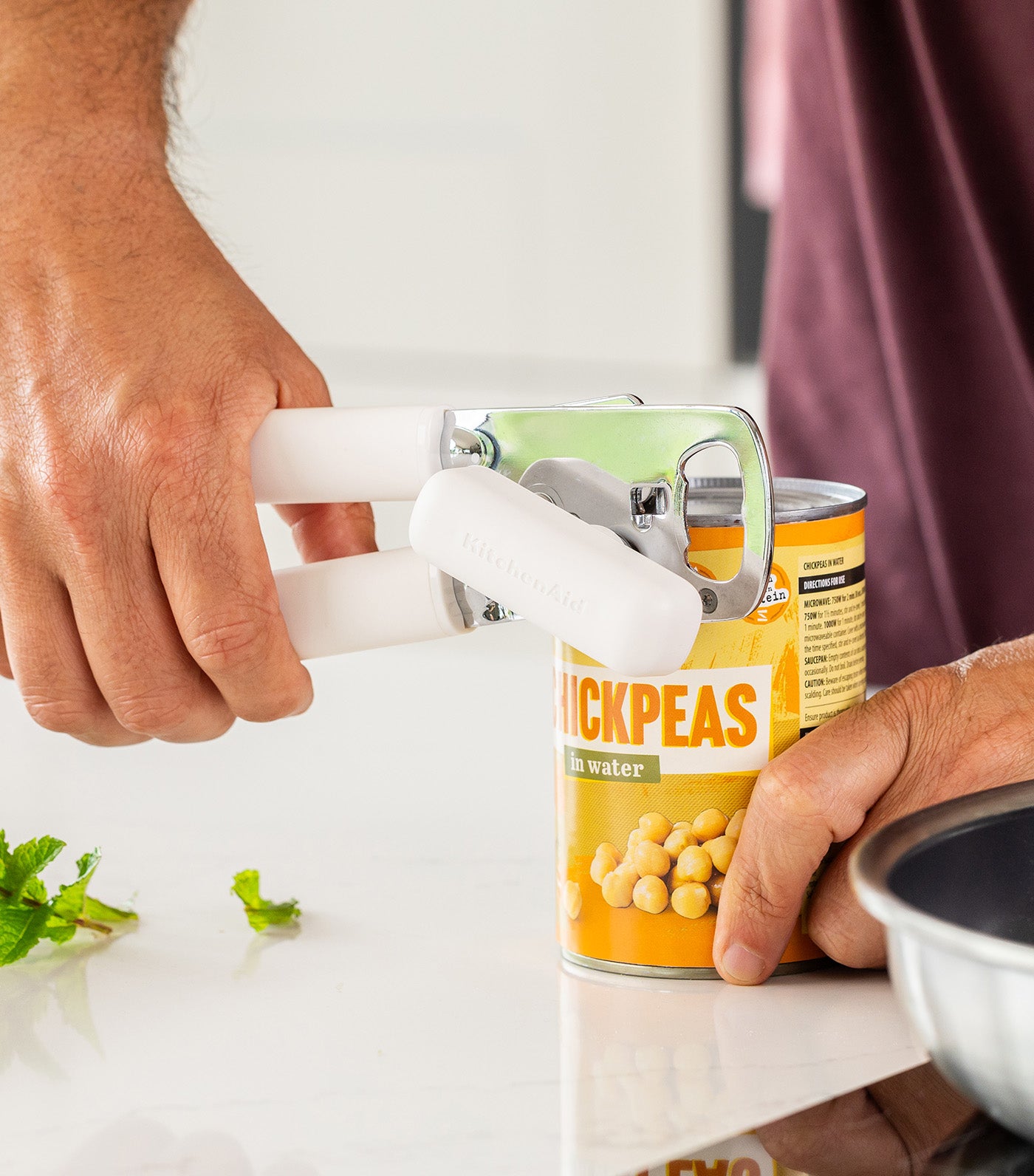 Coreline Can Opener with Bottle Opener Porcelain