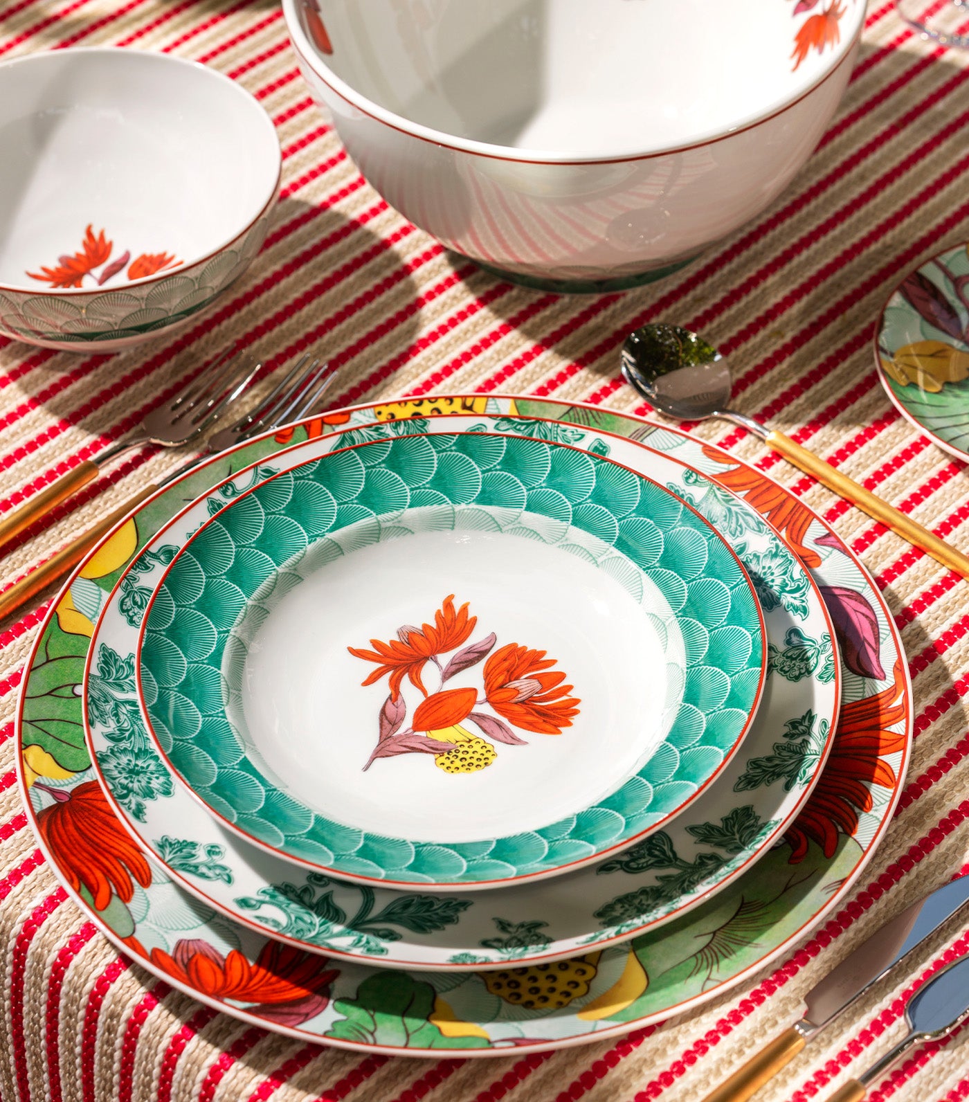 Lotus Collection Soup Plate Set of 4