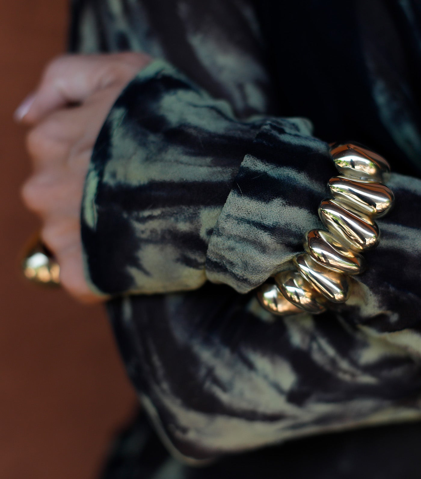 Golden Monstera Namu Bangle Gold