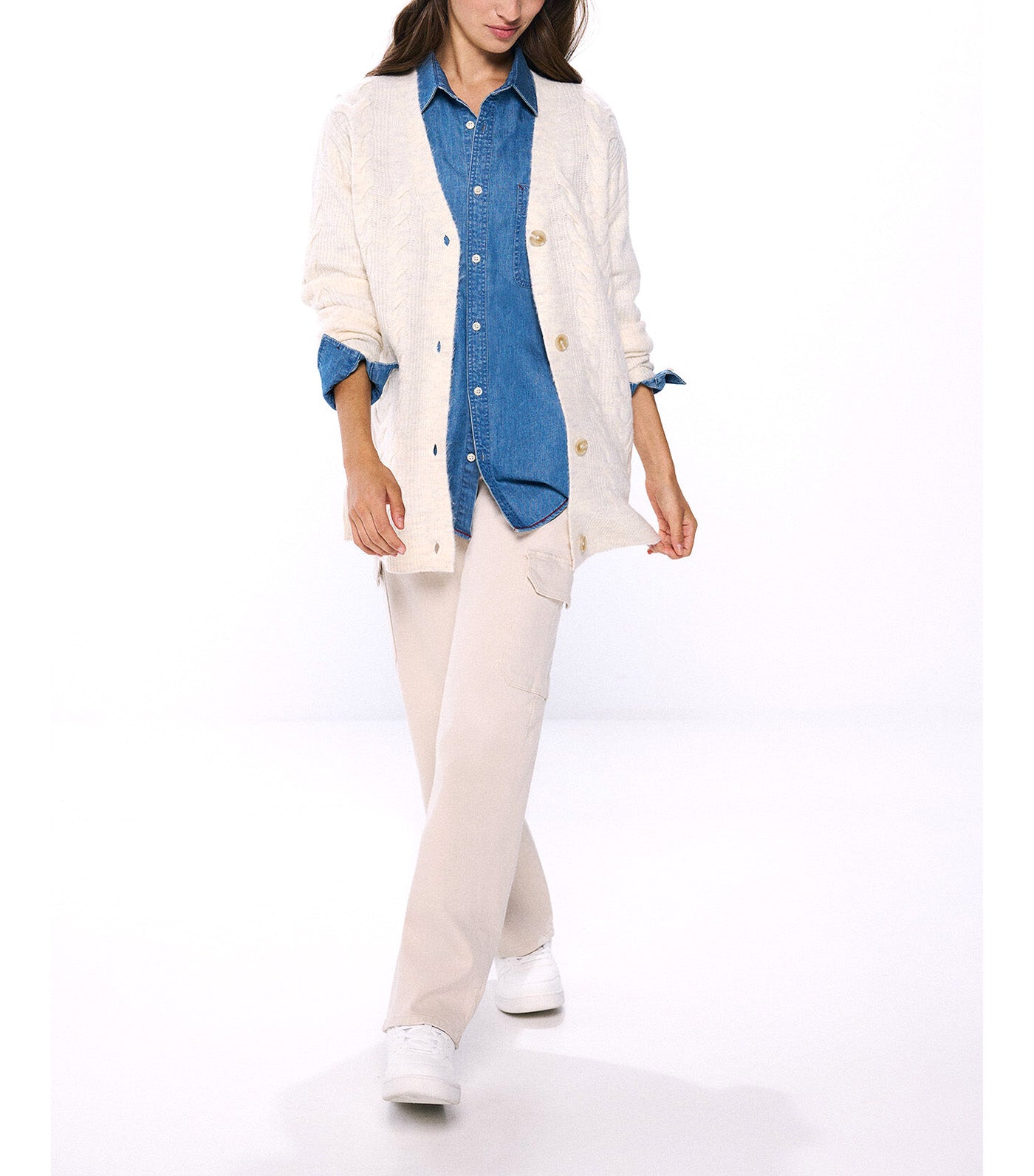 Cable Knit Cardigan
White