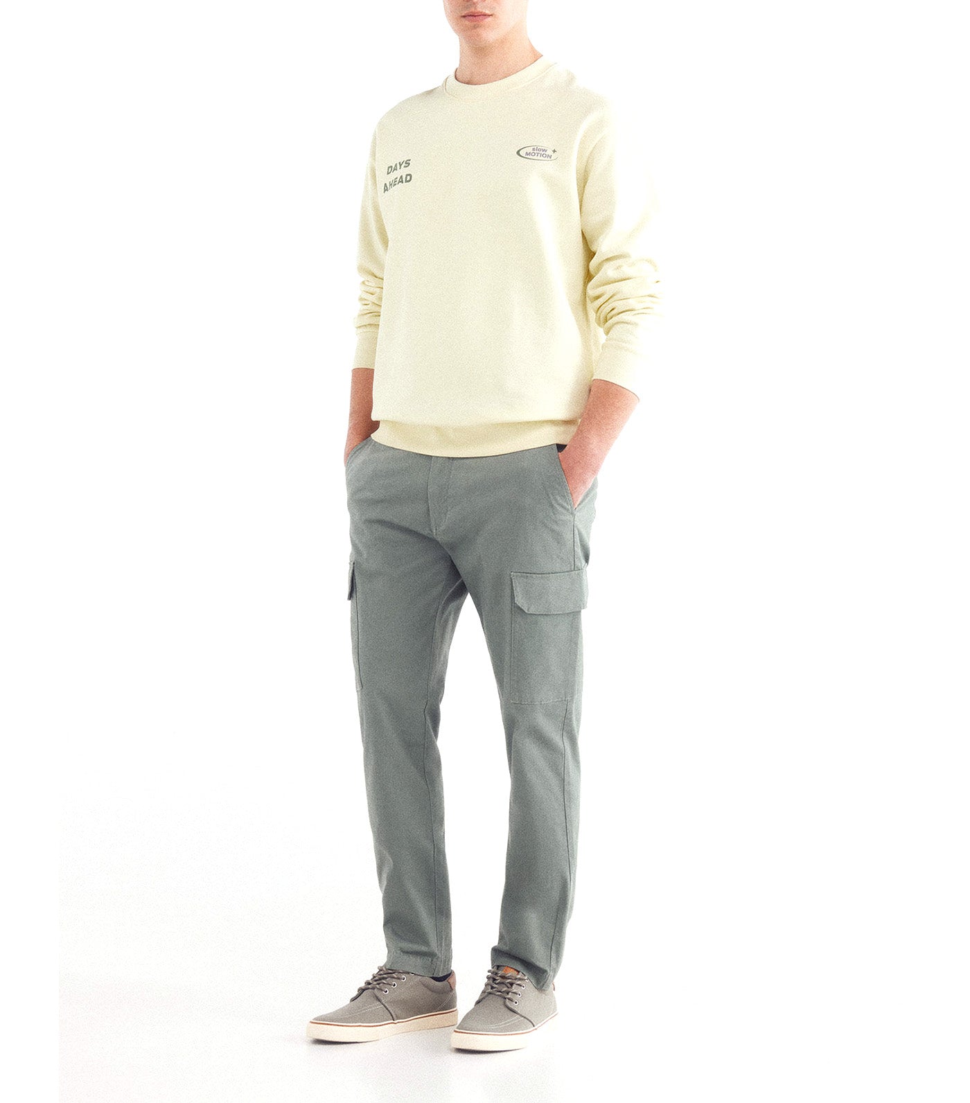 Slim Fit Comfort Cargo Chinos