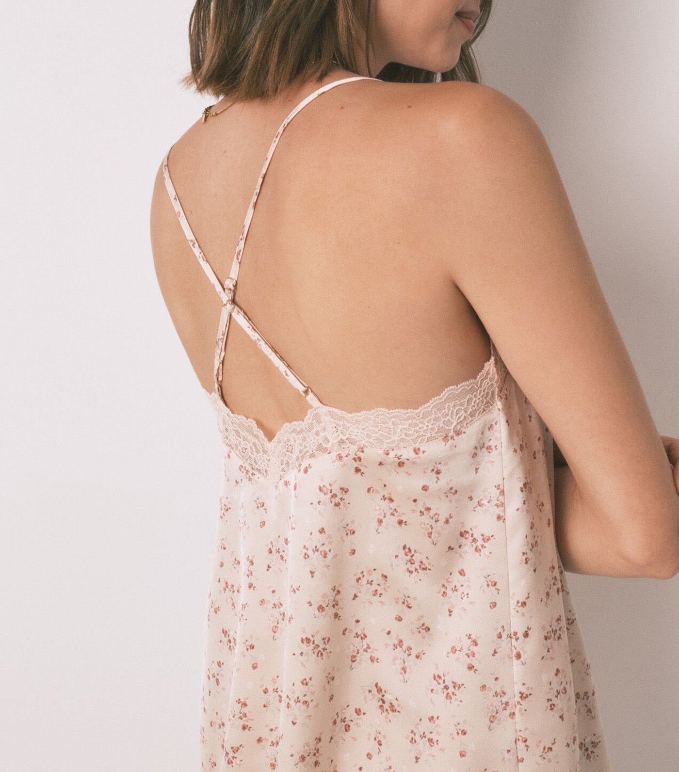 Loose-Fitting Satin Nightgown Pink