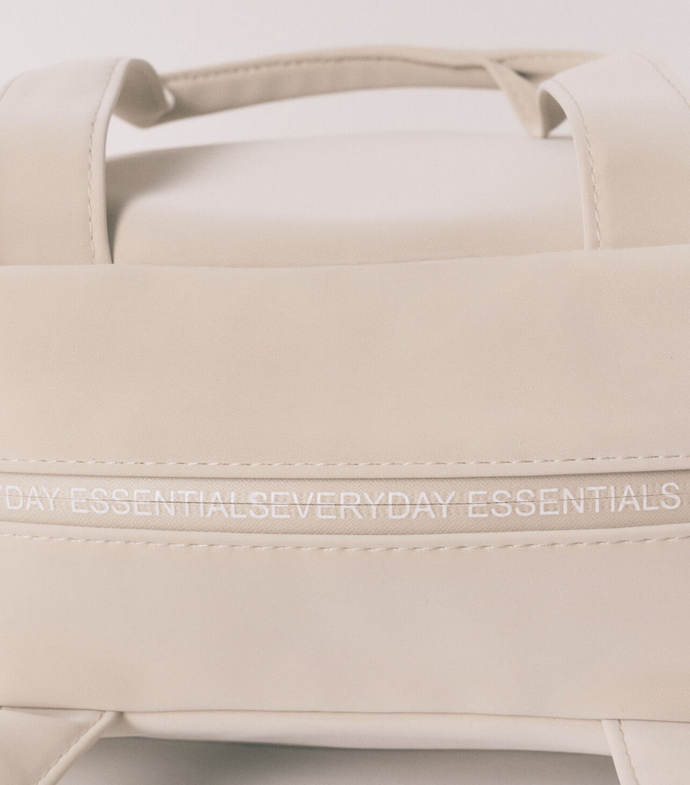 Complimentary Large Rubber Vanity Case White