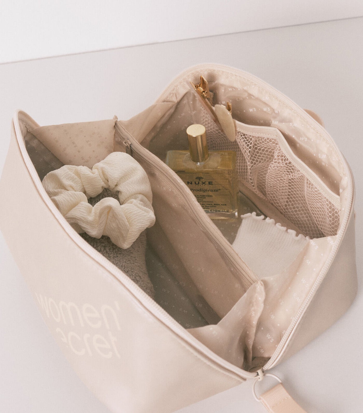 Small Metalized Rubber Vanity Case White