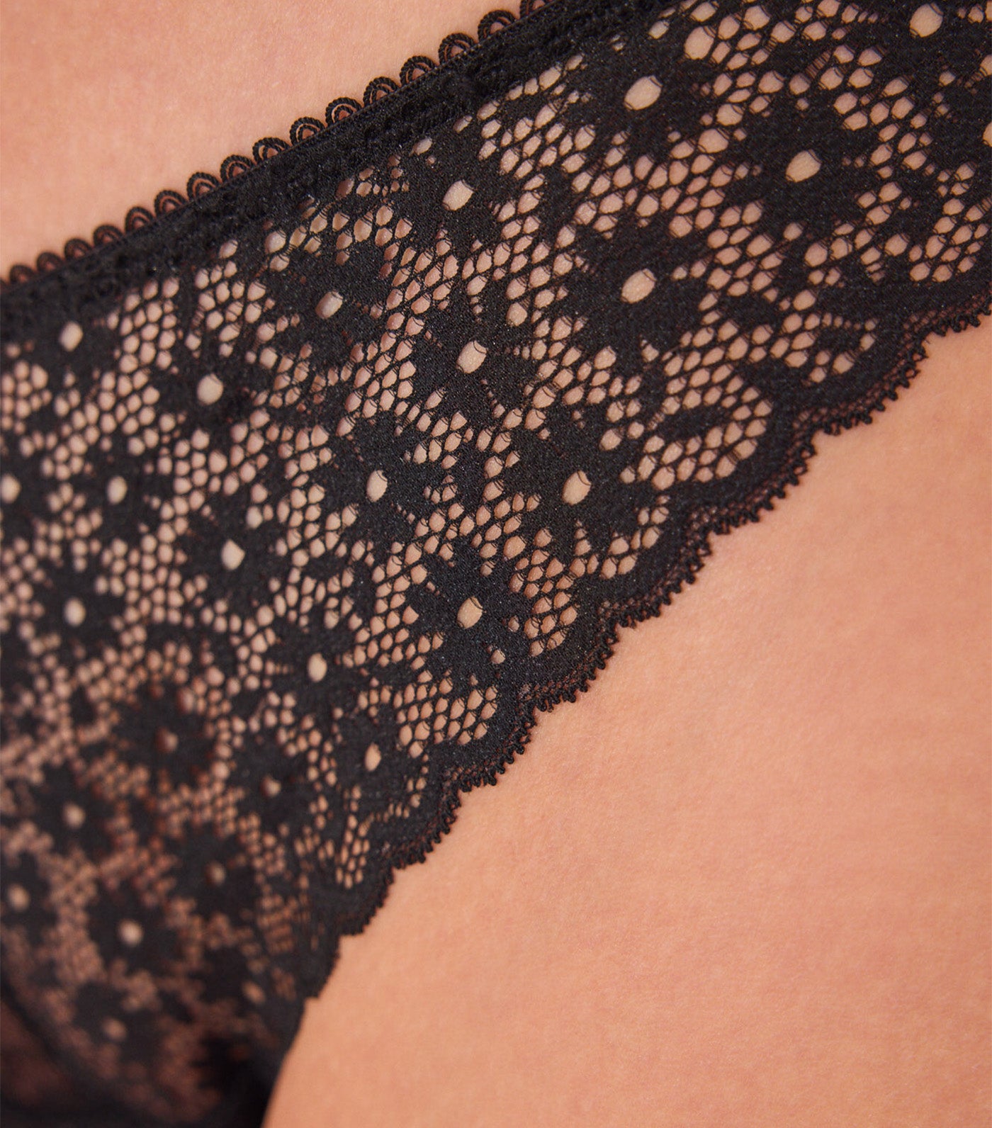 Floral Lace Thong Black