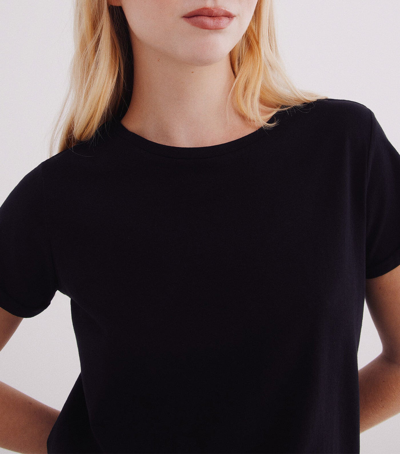 Basic Rolled-up Sleeve T-Shirt