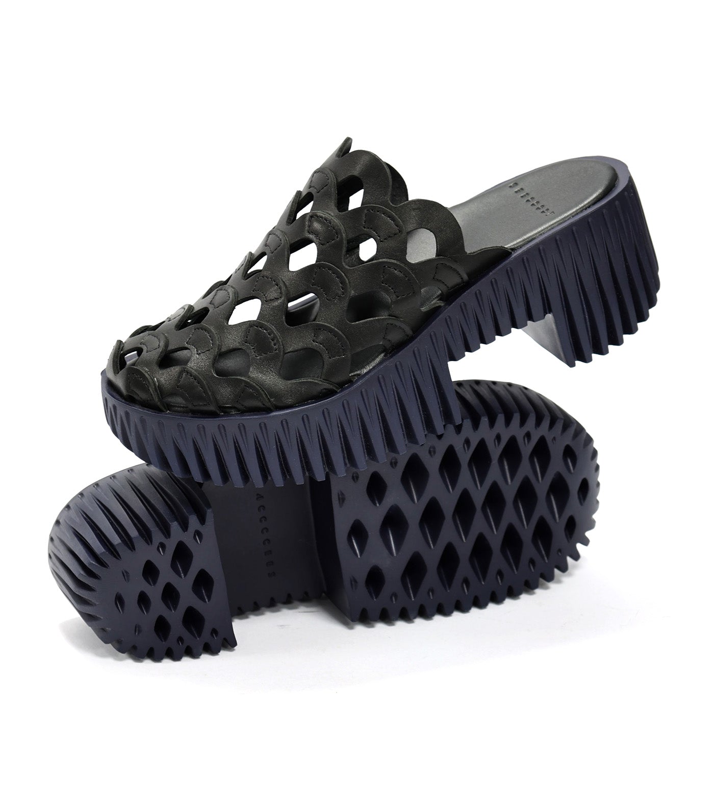 4CCCCEES Plia Wave Black