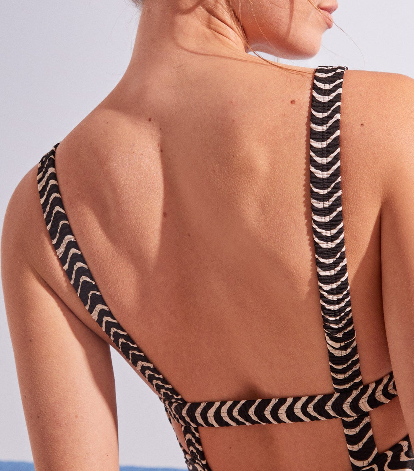 Printed V-Neck Swimsuit Black