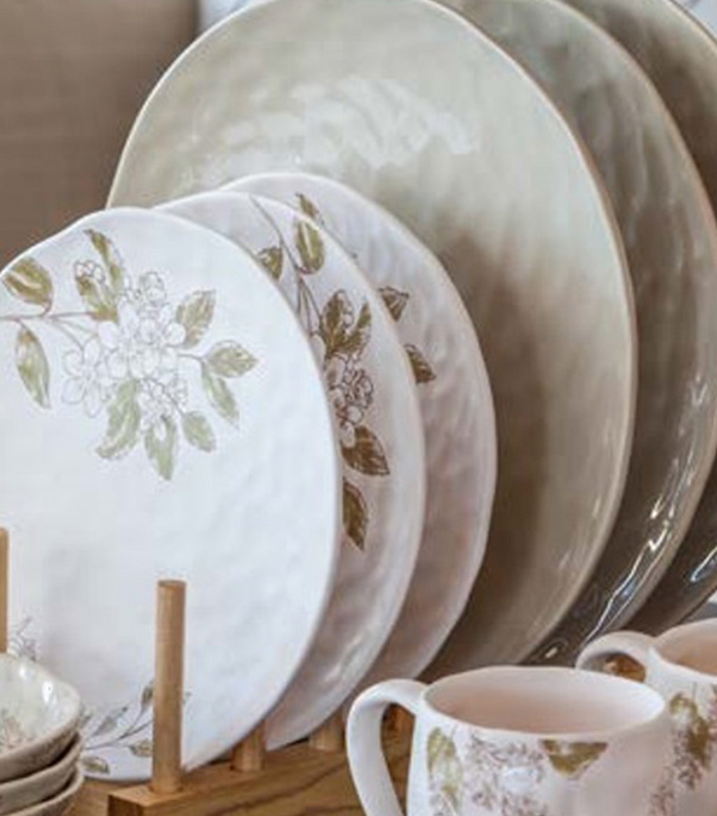 Sugarplum Lifestyle At Ease Traditional Collection Dinner Plate