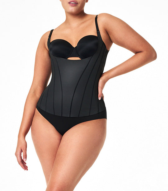 Total Contour Open-Bust Cami Very Black