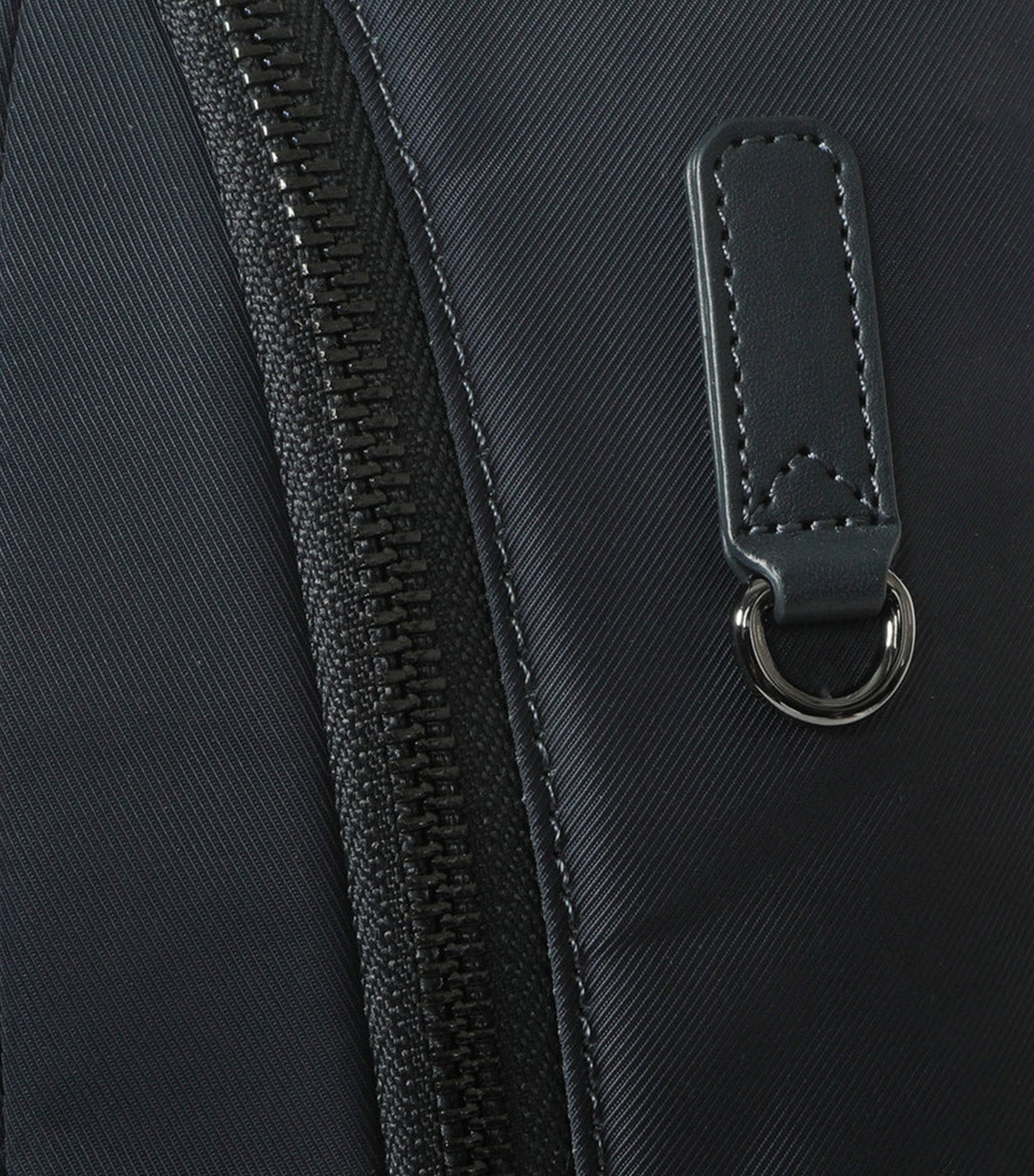 15-16in Ávila Backpack
